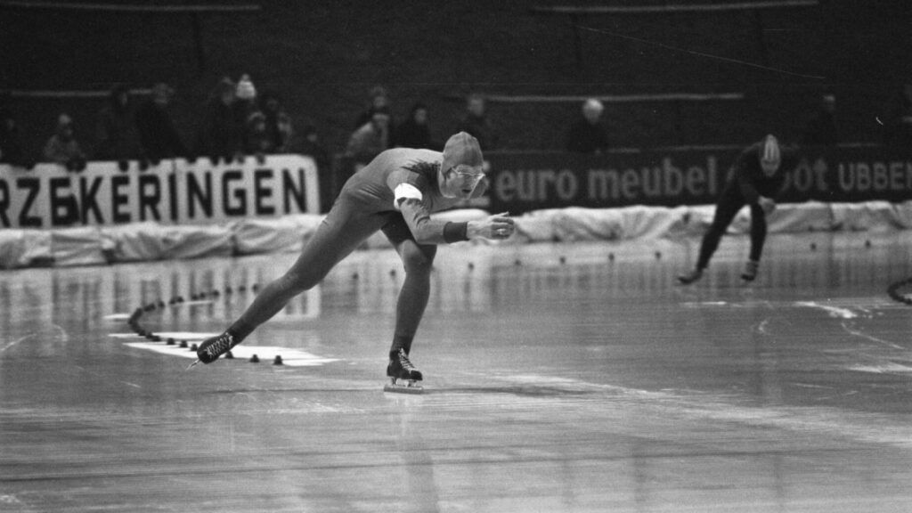 1975