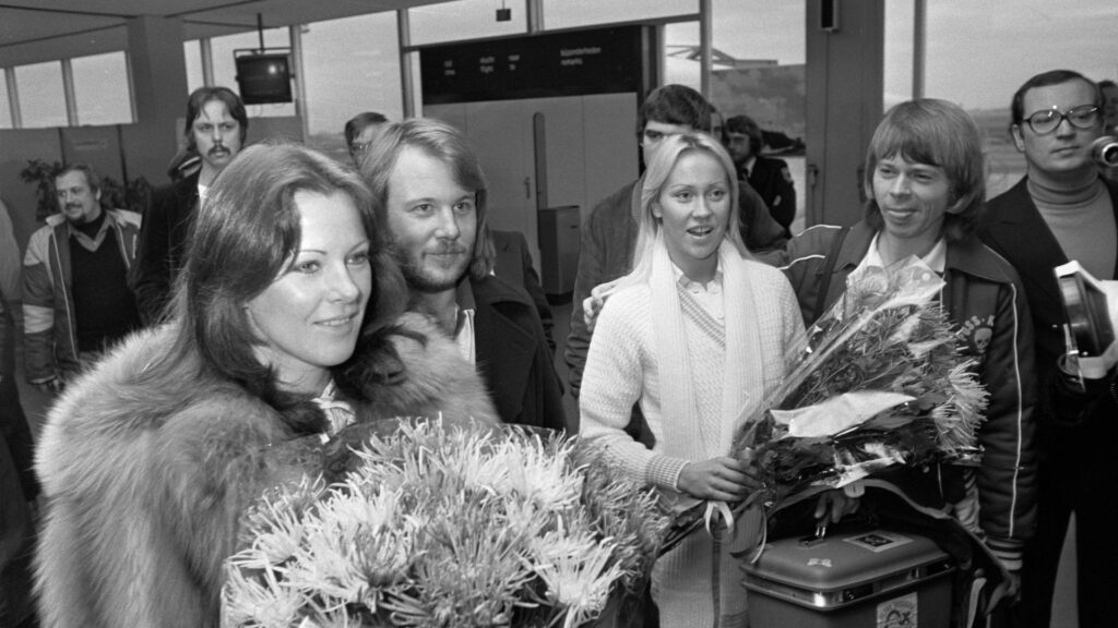 1976